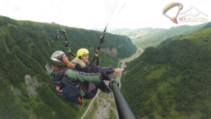 Paragliding tour in Gudauri